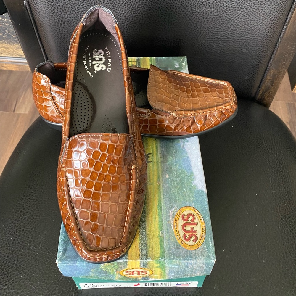 Brand new!! SAS Comfort Shoes, Joy Cognac Croc, US 7.5 Wide